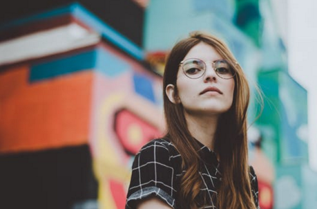 青島華廈眼科醫院：近視前有什么征兆